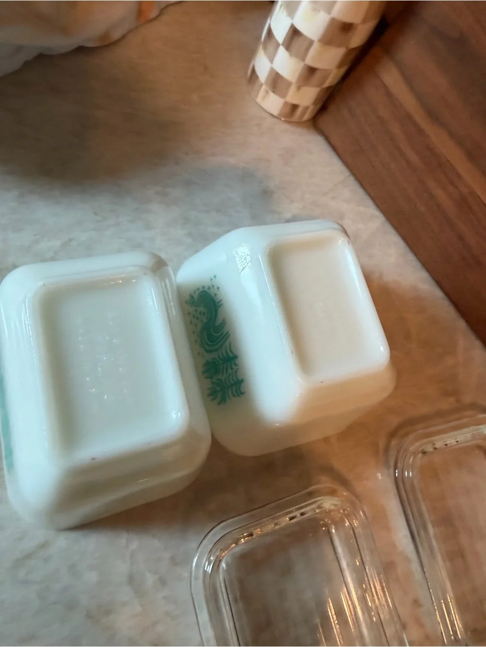 Two vintage 50’s Pyrex Amish Butterprint turquoise refrigerator dishes 501